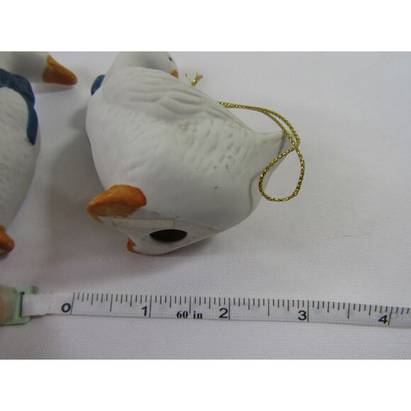 Pair of VTG White Geese Blue Bow Ceramic Figures Farmhouse Cottage Collectable - Picture 6 of 6